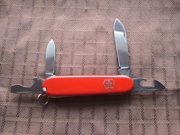 Victorinox Recruit - Red
