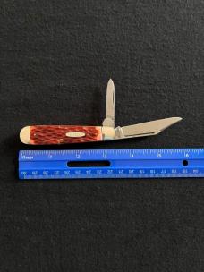 Robeson Swell End Jack Knife with Strawberry Red Jigged Scales