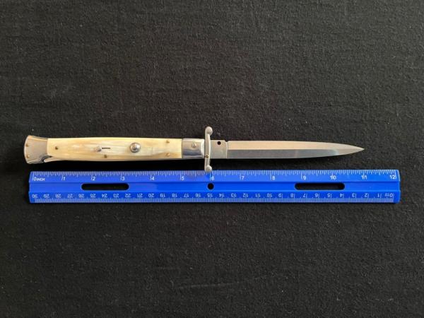 Frank B 11 inch Swing Guard Automatic with Beautiful Horn Scales Dagger Blade Frank B 11 inch Swing Guard Automatic with Beautiful Horn Scales Dagger Blade