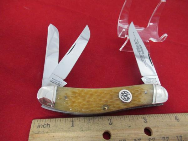 Winchester 1995 Honey Bone 3 Blade Sowbelly Pattern 39049 Winchester 1995 Honey Bone 3 Blade Sowbelly Pattern 39049