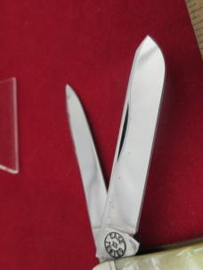 W.R. Case & Sons Classic 1992 3 Back Spring Cracked Ice Pattern # 73109X