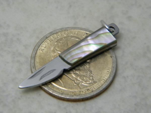 Parker Japan Abalone Pearl Miniature Fixed Blade Necklace Knife Parker Japan Abalone Pearl Miniature Fixed Blade Necklace Knife