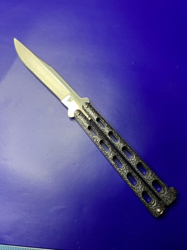 Bear and Son USA Butterfly 4" Blade/ Silvervein Scales Bear and Son USA Butterfly 4" Blade/ Silvervein Scales