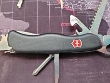 Victorinox One Handed Trekker