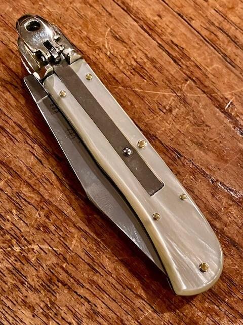 Rare HUBERTUS 10CM MOP Scales New
