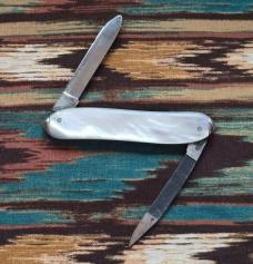 Vintage Robeson Shuredge MOP Lobster. Beautiful, fiery, Genuine Mother of Pearl handles.