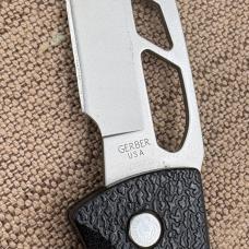 GERBER KNIFE- E-Z OUT  PLAIN  LOCKBACK #6701 - 4 1/2" CLOSED - USA MADE - (156)