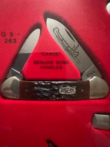 Case knife display case with knives