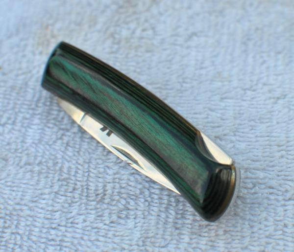 Al Mar Connection? 2 3/4" Closed Mint Layered Green Wood Tab Lock Brass Frame Tight Loud Snap