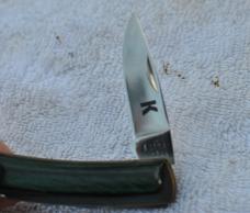 Al Mar Connection? 2 3/4" Closed Mint Layered Green Wood Tab Lock Brass Frame Tight Loud Snap