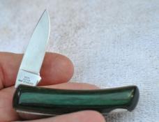 Al Mar Connection? 2 3/4" Closed Mint Layered Green Wood Tab Lock Brass Frame Tight Loud Snap