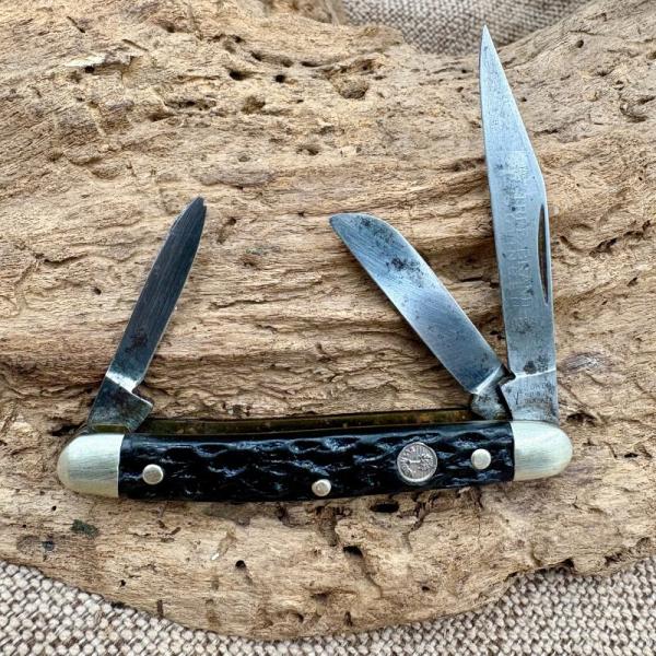 Crafted with precision and care, the Böker Tree Brand Solingen Germany 93 Slimline Trapper Jack Pock Crafted with precision and care, the Böker Tree Brand Solingen Germany 93 Slimline Trapper Jack Pock