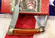 Robeson Mastercraft 1 of 25 (by Queen) Humpback Whittler w/ Great Bone Handles -NOS in box