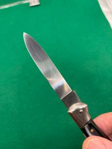 Uncommon Bird Head Lockback