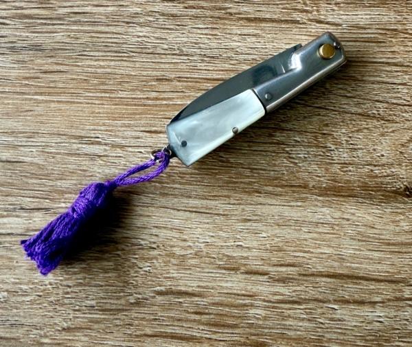 Beautiful and extremely rare Italian made mini Vendetta Corsa switchblade. 8 cm Beautiful and extremely rare Italian made mini Vendetta Corsa switchblade. 8 cm