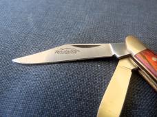REMINGTON 3" HARDWOOD SCALES UNUSED YEAR ?? PEANUT SS BLADES VERY GOOD DAILY CARRY