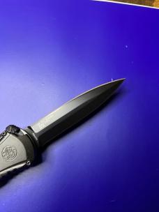 Smith & Wesson OTF Assisted 3.5" Black Double Edge Blade