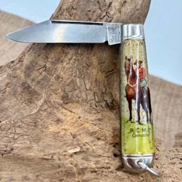 RICHARDS SHEFFIELD ENGLAND Souvenir folding pocket KNIFE CANADA RCMP VINTAGE 148 RICHARDS SHEFFIELD ENGLAND Souvenir folding pocket KNIFE CANADA RCMP VINTAGE 148