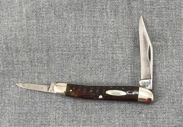 WR Case & Sons – XX 1940-1964 – 2 Blade Serpentine Pen 06244 – Jigged Bone