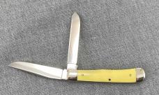 WR Case & Sons – 7 dot 1983 – 2 Blade Trapper pattern 3254 – Yellow Composition handles
