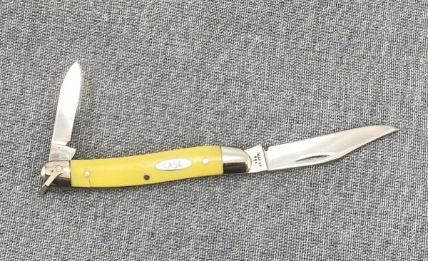 WR Case & Sons – 1 dot 1979 – 2 Blade Serpentine w/ Bail 03244R – Yellow Composite WR Case & Sons – 1 dot 1979 – 2 Blade Serpentine w/ Bail 03244R – Yellow Composite