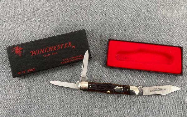 Black Box Winchester – 1990 Swell Center Splitback Whittler – W15 3902 - Jigged Bone Black Box Winchester – 1990 Swell Center Splitback Whittler – W15 3902 - Jigged Bone
