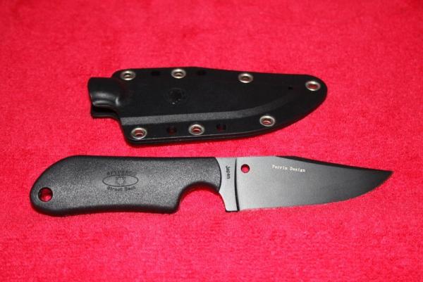 Spyderco Street Beat Fixed Blade Knife FB15PBBK w kydex sheath Spyderco Street Beat Fixed Blade Knife FB15PBBK w kydex sheath
