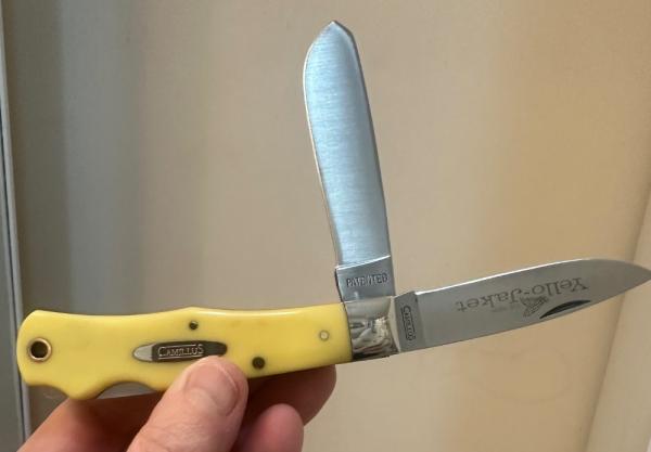1990 Camillus Vin. 716 Yello Jaket w/Dual Locking Blades, Original Box, & Paperwork.Never used/Mint!
