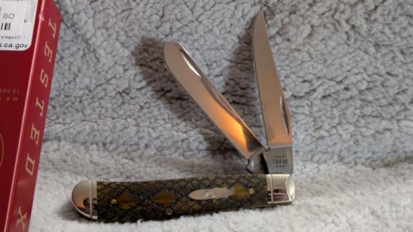 Case XX Mini Trapper - Magician Rattlesnake/Barbwire SFO Case XX Mini Trapper - Magician Rattlesnake/Barbwire SFO