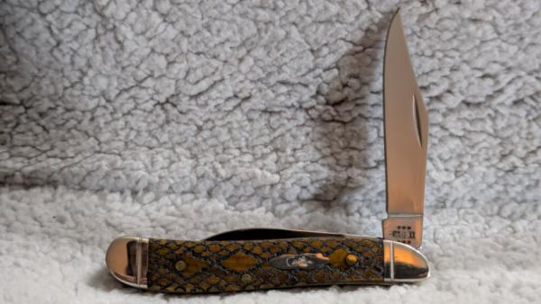 Case XX Peanut - Magician Rattlesnake/Barbwire - SFO Case XX Peanut - Magician Rattlesnake/Barbwire - SFO
