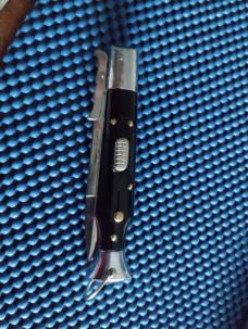 Rizzuto Estileto Wasp Body Switchblade