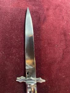 Vintage Hellraiser Spanish Stiletto;  Swing Guard automatic knife;  stag-like scales