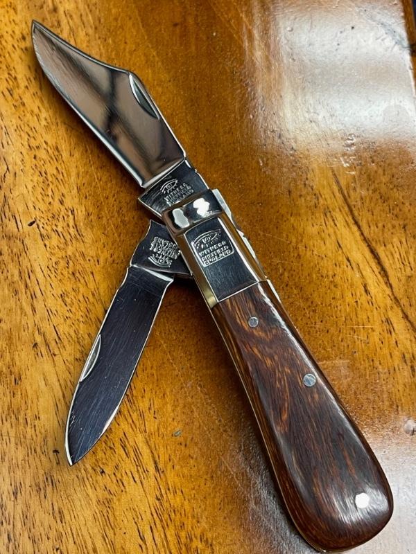 Taylor's Eye Custom made Twin Blade Barlow-Clip & Pen blades, Desert Ironwood scales and filing