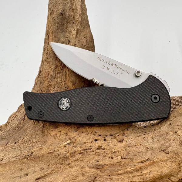 Smith & Wesson S-30 SWAT Folding Pocket Knife SW-3000G10S w/Box Serrated NOS Smith & Wesson S-30 SWAT Folding Pocket Knife SW-3000G10S w/Box Serrated NOS