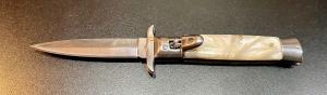 Swing-Guard Leverlock Stiletto