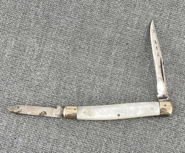 Kabar – 2 Blade Serpentine Pattern – Mother of Pearl