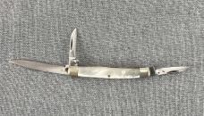 Queen Cutlery – Mini Stockman pattern #54 – Mother of Pearl – 1958-1960