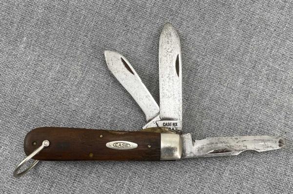WR Case & Sons – Liner-lock 3 Blade Electrician 13031L – Walnut handles – 1965-1969 WR Case & Sons – Liner-lock 3 Blade Electrician 13031L – Walnut handles – 1965-1969