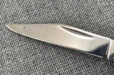 WR Case & Sons – Peanut pattern SR6220 – Smooth Red Bone handles – 1 dot 1979