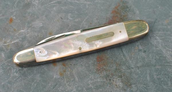 Parker Bulldog 1998 Pearl Anglo Saxon Whittler % 1/4" Factory Mint Master Blade Etched Prototype 