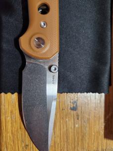 REATE PL-XT. Drop Point Blade. Tan G10 Handle. Quality crafted knife. Good weight very smoot