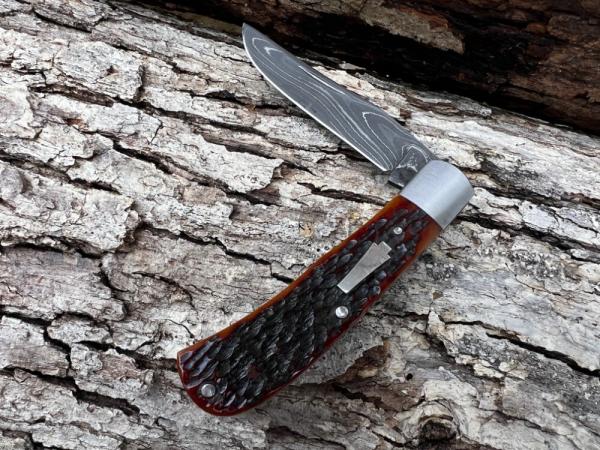 SACRED BEAR "TORY UTT" CUSTOM JIGGED BONE DAMASCUS MEDIUM TRAPPER