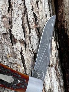 SACRED BEAR "TORY UTT" CUSTOM JIGGED BONE DAMASCUS MEDIUM TRAPPER