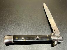 NOS Giovanni Beltrame Italian Stiletto, Horn Scales