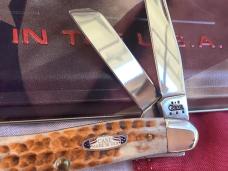 2014 Case xx Canoe w/ Brown Corn Cobb Jigged Bone Handles (mdl# 6318 SS) & USA Flag Shield -NOS