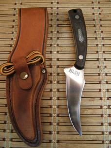 SCHRADE OLD TIMER 152 OT SHARPFINGER FIXED CARBON STEEL BLADE HUNTING KNIFE W/ SHEATH, LANYARD & BOX