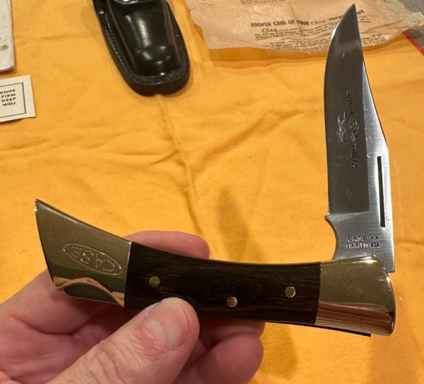 1975 Case XX Shark Tooth P197-SSP Sportsmen's Lock Back w/Perfect Pakkawood Handles. Beauty & Solid!