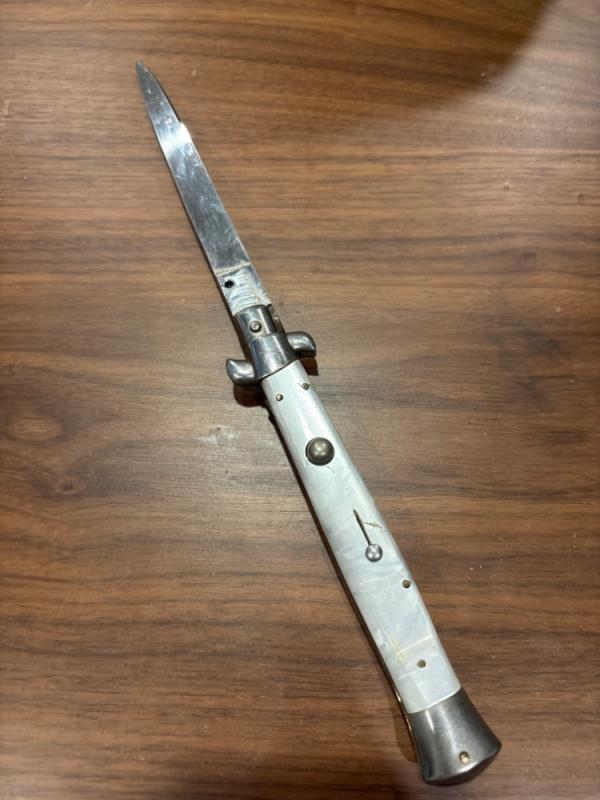 11” INOX Swivel Bolster Pearlex Vintage Stiletto