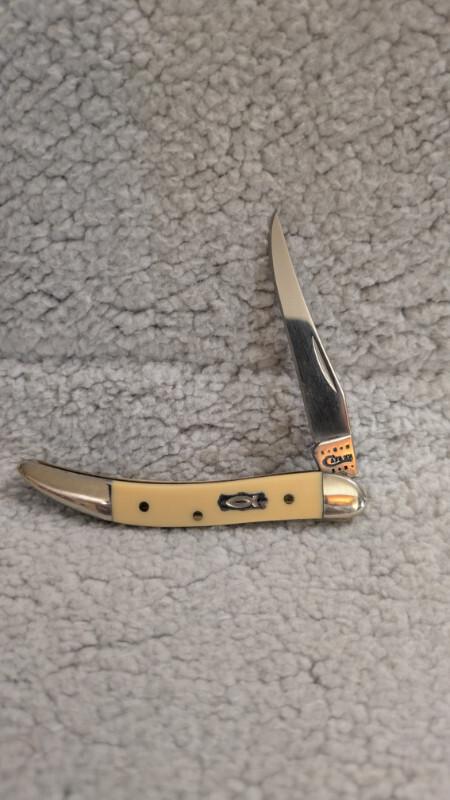 Case XX Tiny Toothpick with Ichthys Shield Case XX Tiny Toothpick with Ichthys Shield