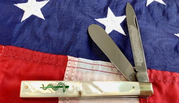 Rare 1997 Bulldog Brand HAND MADE 2 Blade Doctor Knife w/ Mother of Pearl Handles +Green Snake Etch